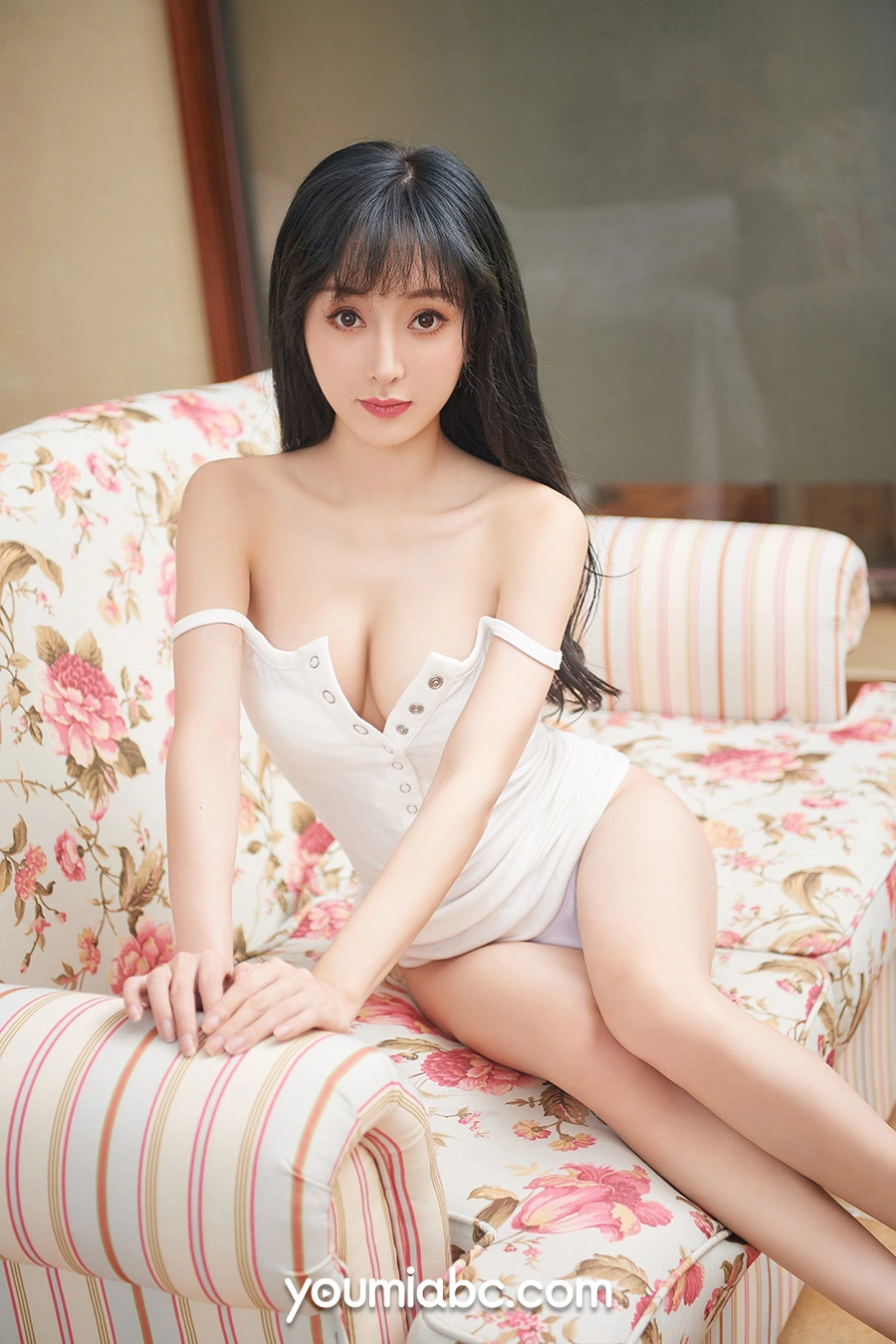 YouMi尤蜜 - 2020.02.12 邻家小妹 李纤纤 2